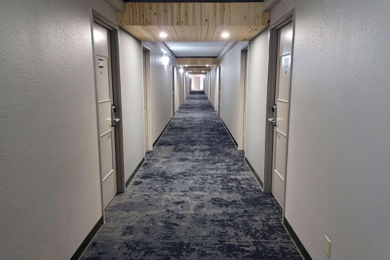 Hotel Wingate By Wyndham Wichita Airport Zewnętrze zdjęcie