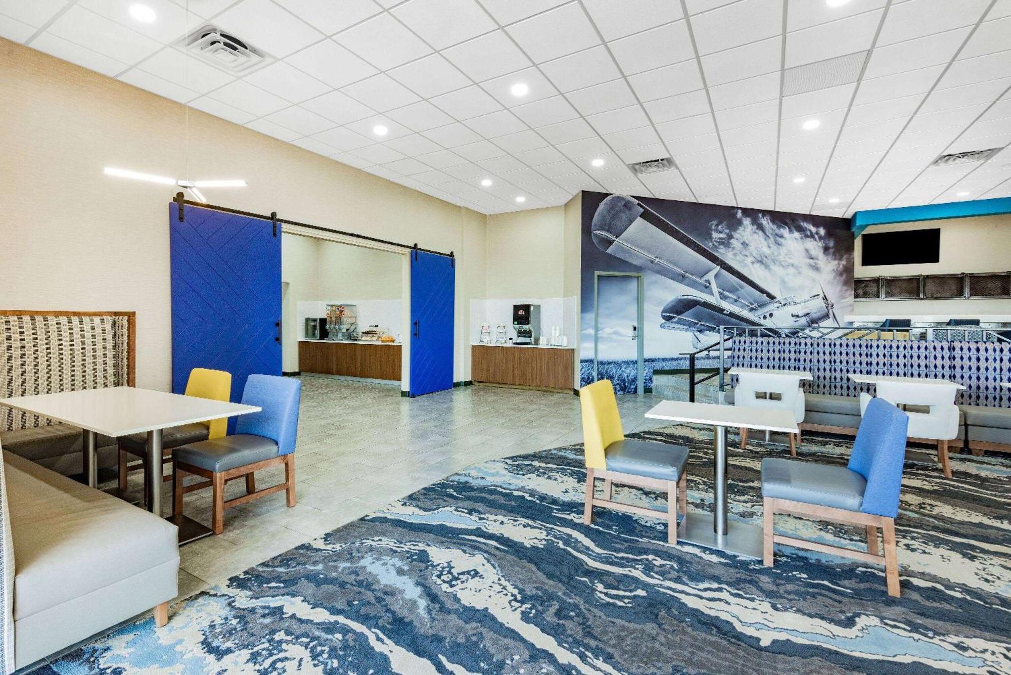 Hotel Wingate By Wyndham Wichita Airport Zewnętrze zdjęcie
